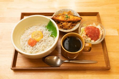 Seasonal recommended rice bowl set