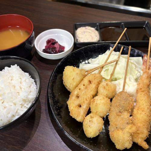 午餐也供應炸串！ ！