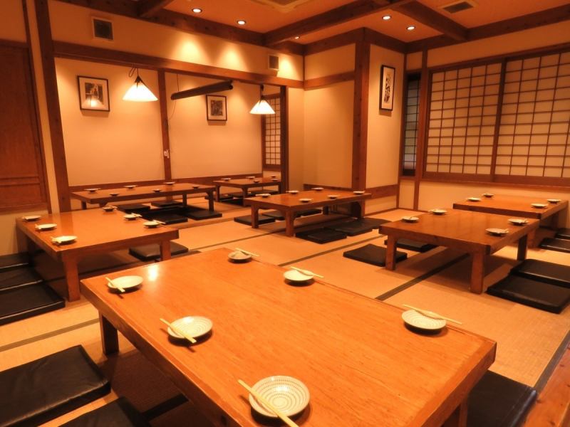 【全体】少人数～大人数まで対応できる店内は最大52名まで収容。お座敷なのでゆったりできます！