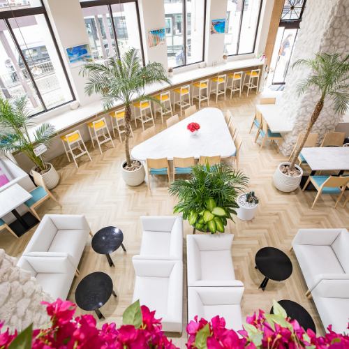 ◆ハワイを感じられる店内