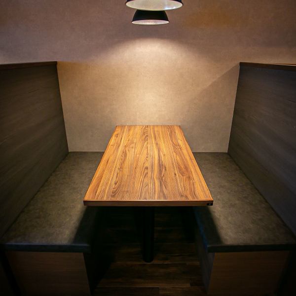 The table seats are ideal for banquets with a small number of people ◎ You can enjoy your meal in a spacious space inside the store.Please use it for various occasions such as gatherings with family and friends, entertainment at the company, etc. !!