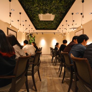 The hall in the back can be reserved for private use for up to 13 people! For welcome and farewell parties♪ The tables can seat 4 people, so if you have 12 or more people, we can accommodate your request!