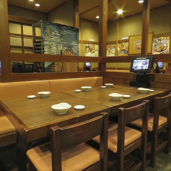 様々なテーブル席を多数ご用意♪人数に応じて最適なお席へとご案内いたします★ゆったり過ごせる席は親しい友人との語らいにおすすめです♪