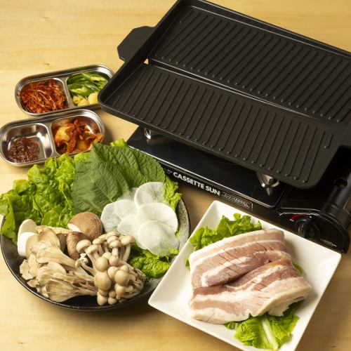 【香ばしく焼き上げる極厚な肉!自家製の味で堪能。】サムギョプサル(2人前~)