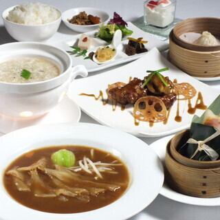 《ランチ》料理長おすすめコース◆料理長イチ押しの一品の贅沢なフカヒレ姿煮込みを堪能！