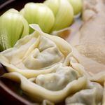 ワンタン（辛味ソースがけ/スープ入り）（3個）