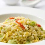 蟹肉とレタス炒飯