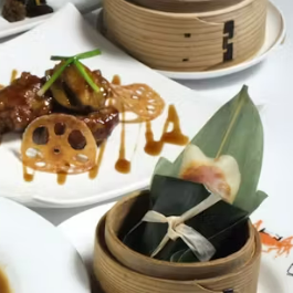 【Xmas2025】フカヒレ姿煮や名物「上海ダック」、小籠包にパフェなど豪華8品