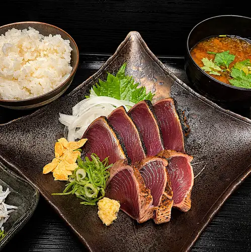Seared bonito set meal
