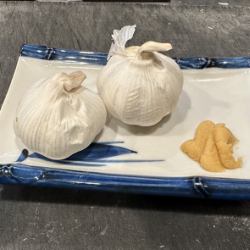 丸ごとにんにく揚げ（2個）