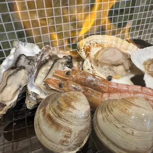 【都会の浜焼き】新鮮素材を豪快に網焼き!
