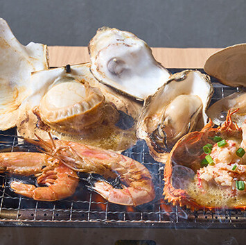 【新橋で飲み放題】時間無制限飲放題付！名物浜焼きと海鮮コース