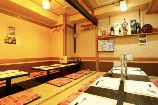 There is also a tatami room in the back that can be used by groups, so please use it according to the scene.Since it is digging, even customers with poor legs can relax comfortably.