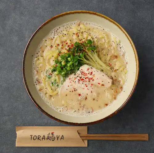 濃厚鶏白湯ラーメン
