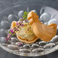TORA鶏モナカ