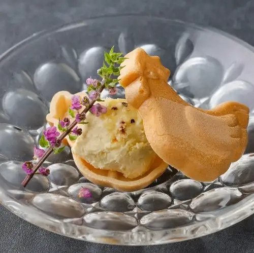 TORA鶏モナカ