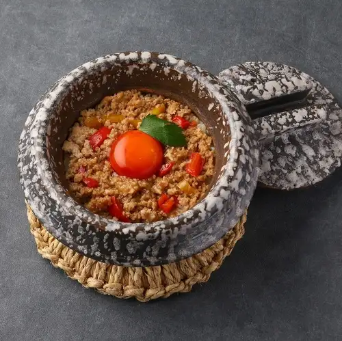 出汁香る至福の逸品!素材を味わう土鍋飯