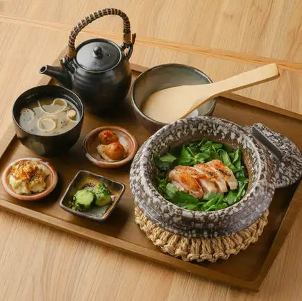【午餐】预订您选择的砂锅饭套餐