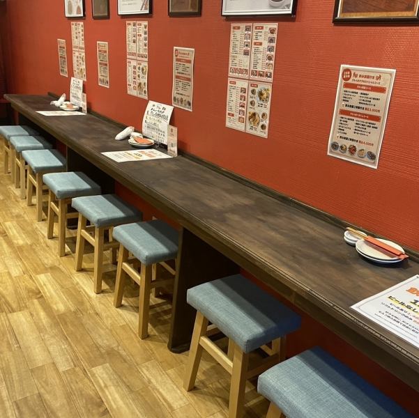 The restaurant has counter seats, tables, and sofa seats that can be used for a variety of occasions.Please feel free to use it for various banquets, parties, and family dinners.