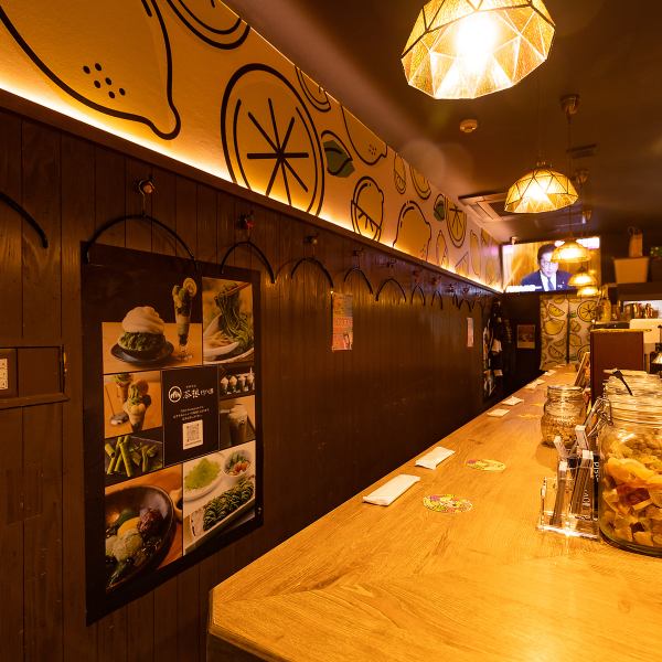 Our shop is a counter-only restaurant with a cozy atmosphere.Please use it for couples, friends, after work, etc. Please enjoy delicious food while drinking alcohol.Of course, feel free to visit us even if you are alone!