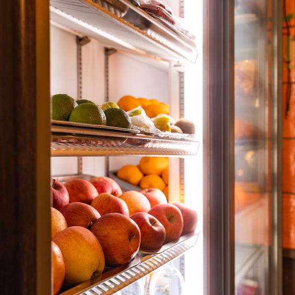 我們的水果完全沒有冷凍，只有新鮮和新鮮的水果！我們收到您的訂單就開始製作，讓您充分享受奢華水果的鮮味！請嘗試我們無法品嚐的新鮮酸味♪