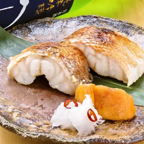 我們的專家精心挑選新鮮魚類，作為我們的「每日特色烤魚」。