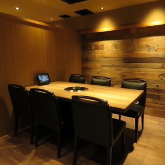 A private room with table seats that is great for entertainment for 5 to 6 people