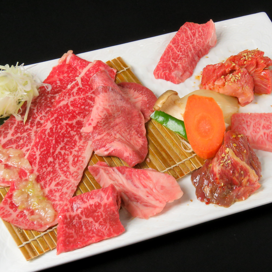 にく田完璧8種盛焼肉ランチ 店長イチオシ！にく田自慢の黒毛和牛