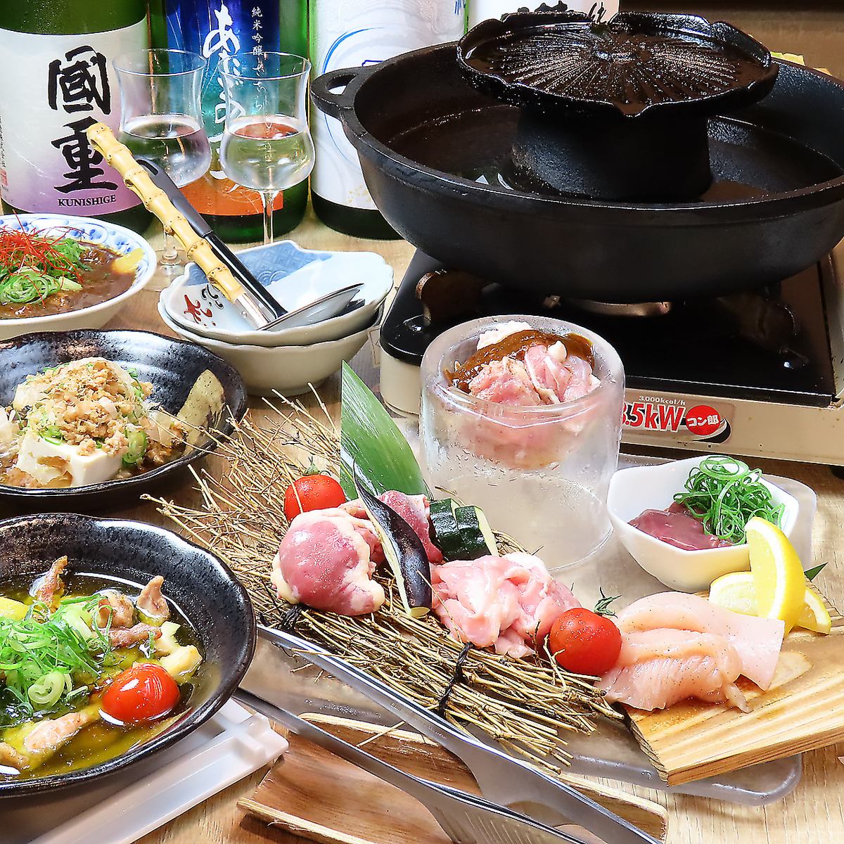 特製の焼鍋で地鶏の美味しいところ全てを堪能♪馬刺しや海鮮も取り揃えております!