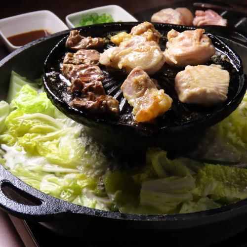 厳選地鶏を使用！旨味とコクが凝縮された鶏焼肉を堪能◎