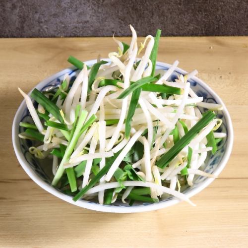 山盛りニラもやし