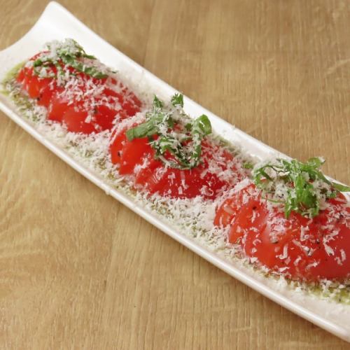 冷やしトマトと大葉のチーズかけ