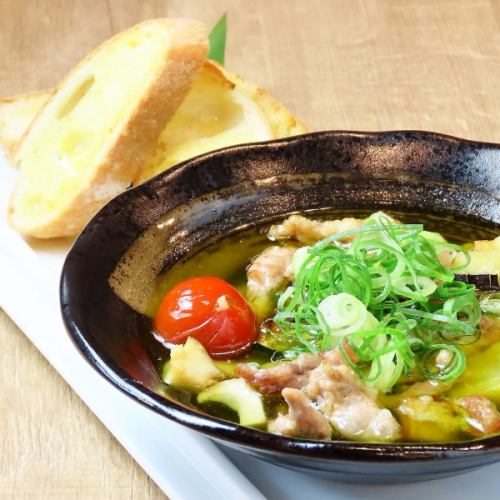 鶏和風アヒージョ