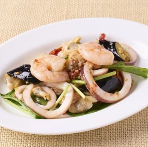 魚介のマリネ　ペペロンチーノ風