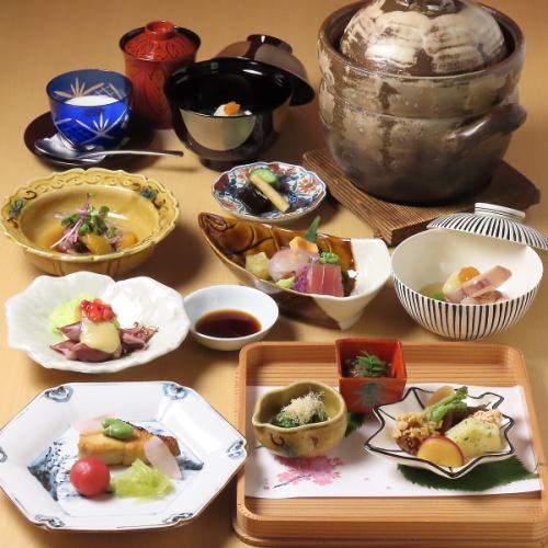 贅沢な日本会席料理