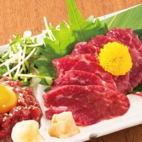 Assorted horsemeat sashimi (lean meat, yukhoe)
