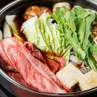 ≪Sukiyaki≫ Top-quality Mita beef Sukiyaki course 8,580 yen (tax included)