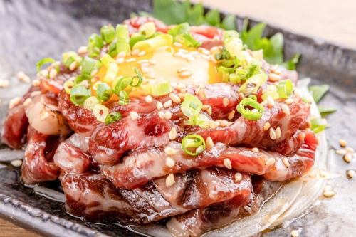 和牛あぶりユッケ