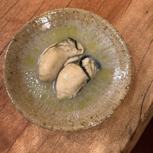 海の滋味が溶け出す至福の一杯。大粒の牡蠣を贅沢に使用した「牡蠣のおでん」