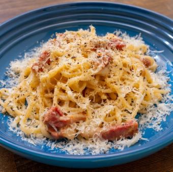 ラムベーコンと羊乳チーズ　生パスタ