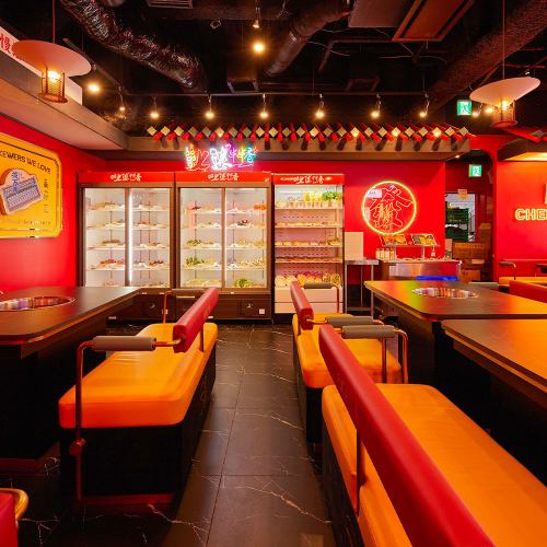 [我们也接受任何时间的私人预订。]一家宽敞的餐厅，让人想起真正的餐厅：餐厅共有 44 个座位，可以容纳不同数量的客人。它可用于各种场合，例如周年纪念、约会和各种宴会。♪ 也可出租给40人以上的团体！请随时联系我们咨询人数、价格等信息。◎ 预订时，我们建议您进行24小时在线预订。