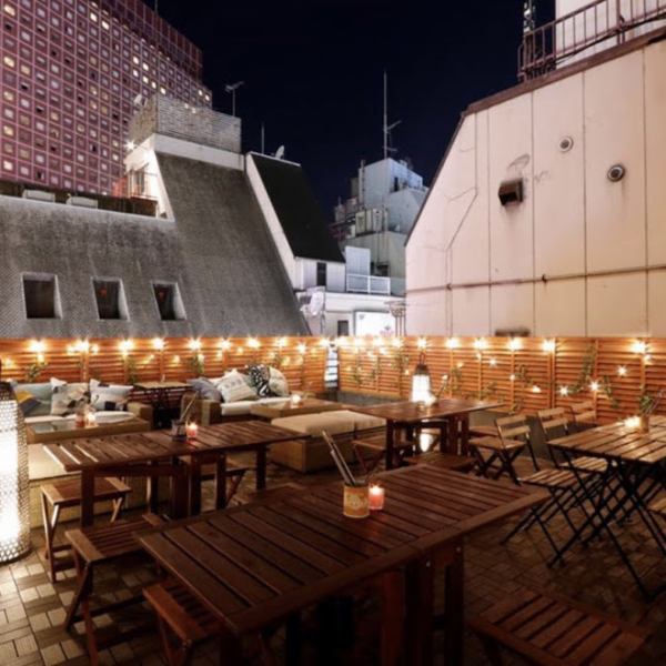ビアガーデン気分を盛り上げるウッド調のテーブル席は、BBQでも手狭にならないよう十分にゆとりを持った広さのお席。テーブルは自由自在に移動することが出来るため、ご来店人数に合わせたレイアウトをいたします。気持ちの良い屋上テラス席で極上のひと時をお過ごしください♪