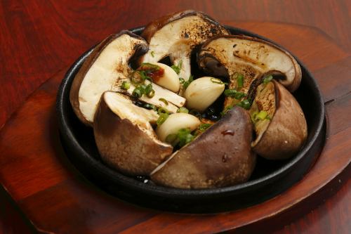 미야자키산 오스기 표고버섯 버터 마늘 간장 철판