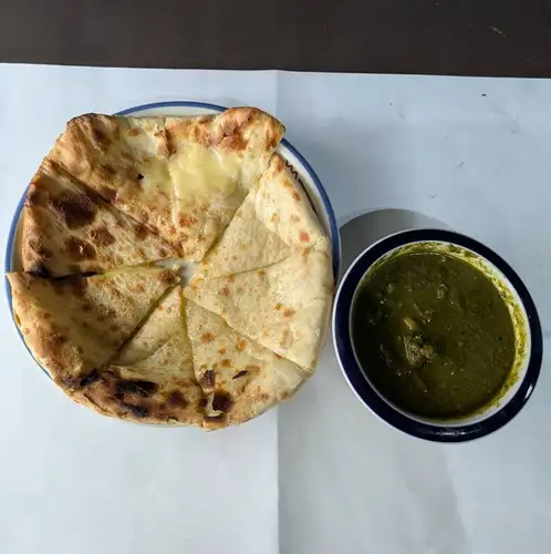 Enjoy a satisfying lunch or dinner! We also offer great value set menus featuring your choice of curry and delicious cheese naan♪