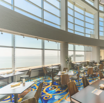 ゆったりとした配置で、周囲を気にせずおしゃべりをお楽しみいただけます。女子会など、ご友人との集まりにもおすすめです◎