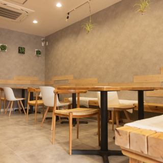 《お2人でも対応可能なテーブル席です◎》