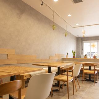 《ご家族利用から普段使いまで対応可能なテーブル席です◎》