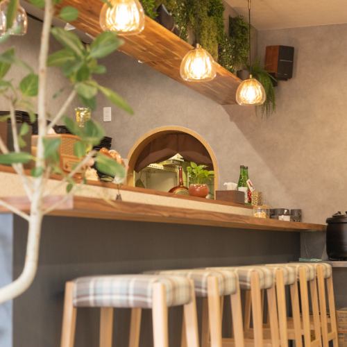 《お1人様でも気兼ねなくご利用いただけるカウンター席です◎》