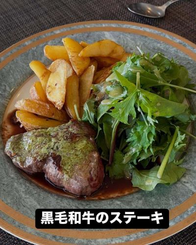 おはようございます

ナポレオンパイは終了しました

次回からエリザベスパイに変わります

ゴールデンウィーク明けからの提供になります

白いちごのタルトも無くなり次第終了です

タルトやクレームブリュレは日替わりなので何が出るかはお楽しみです

写真はイートイン専用のドレッセです

コース料理のデザートとしてか1ドリンクの注文で店内で食べられます

店内で食べる時はフルーツ　アイスクリーム　ソースが付きます

デザートはランチタイムかディナータイムで食べられます

コース料理は2700〜のプリフィクスコースか1日前までの完全予約制の8000のシェフお任せフルコースの２種類用意しています

アラカルトはデザートのみ用意していますが1ドリンク制です

デザートは850円＋1ドリンクの注文でお願いします

ディナーは食前の1ドリンク制です

ワイン　クラフトビール　ノンアルコール　ソフトドリンクなど用意しています

予約制ではありませんが予約してもらえるとスムーズに提供できます

15：30〜17：45は休憩時間です

11：30〜の営業です

11：00〜はケーキの取り置きがある場合は店舗開きますが基本は11：30〜のランチタイムからの営業です

駐車場は5台分用意していますがお一人1台での来店は極力避けて乗り合わせにご協力ください

駐車場が埋まっている場合は近くのコインパーキングをお知らせします

ランチ　ディナーの予約は24時間予約受付中のネット予約でお願いします

食べログかホットペッパーからネット予約できます

0120 050  0800などの明らかな業者からの営業電話は着信拒否にしていますので電話はかけてこないでください

電話は忙しい時や買い出し中　仕込み中　定休日にはつながらない事が多いです

ご了承ください

本日も来店お待ちしています

#リーヴルディマージュ
#名古屋
#天白区
#天白区原
#天白区フレンチ
#天白区ビストロ
#天白区ケーキ屋
#天白区ランチ
#天白区ディナー
#天白区グルメ
#名古屋フレンチ
#名古屋ビストロ
#名古屋ケーキ屋
#名古屋グルメ
#ネット予約
#ネット予約できます
#ホットペッパー
#食べログ