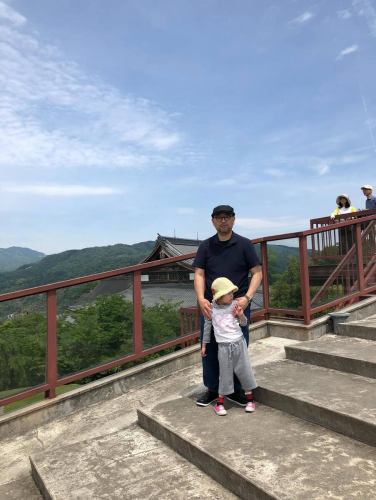나는 스카 한 녀석이나 괄호를 붙이거나 진짜 이야기하지 않는 녀석과의 교제는 거의 할 수 없기 때문에

멋지고 나쁘지 않아도 진심으로 말하고 뜨거운 마음을 가진 사람들과의 교제를 좋아합니다.

어제 마츠오카 군 같은 생각을 보면 같은 마음의 동료는 소중히하고 싶다고 생각합니다

사진은 딸이 퇴원하고 아직 그런 때가 서 있지 않았을 때에 봉투 데리고 교토의 쇼군즈카에 갔을 때의 사진입니다

여기에서 보는 교토의 거리를 좋아합니다.

아직도 나도 건강하고 오른쪽 반신 마비가 없었을 무렵의 추억의 사진입니다

내일도 내점 예약 기다리고 있습니다♪